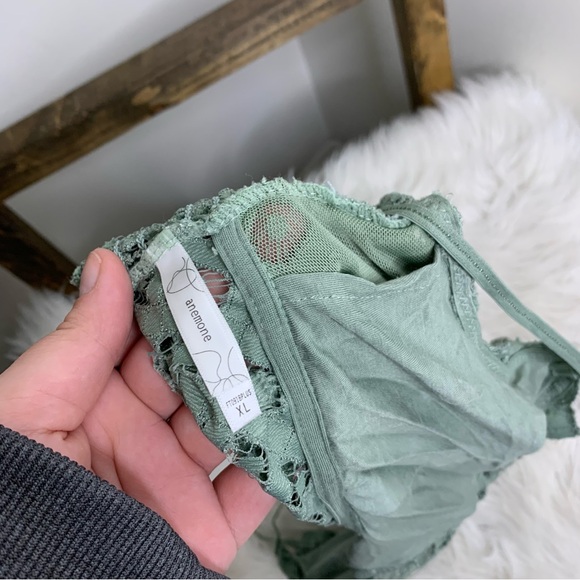 Anemone Lace Bralette in Sage Green XL - Picture 3 of 4